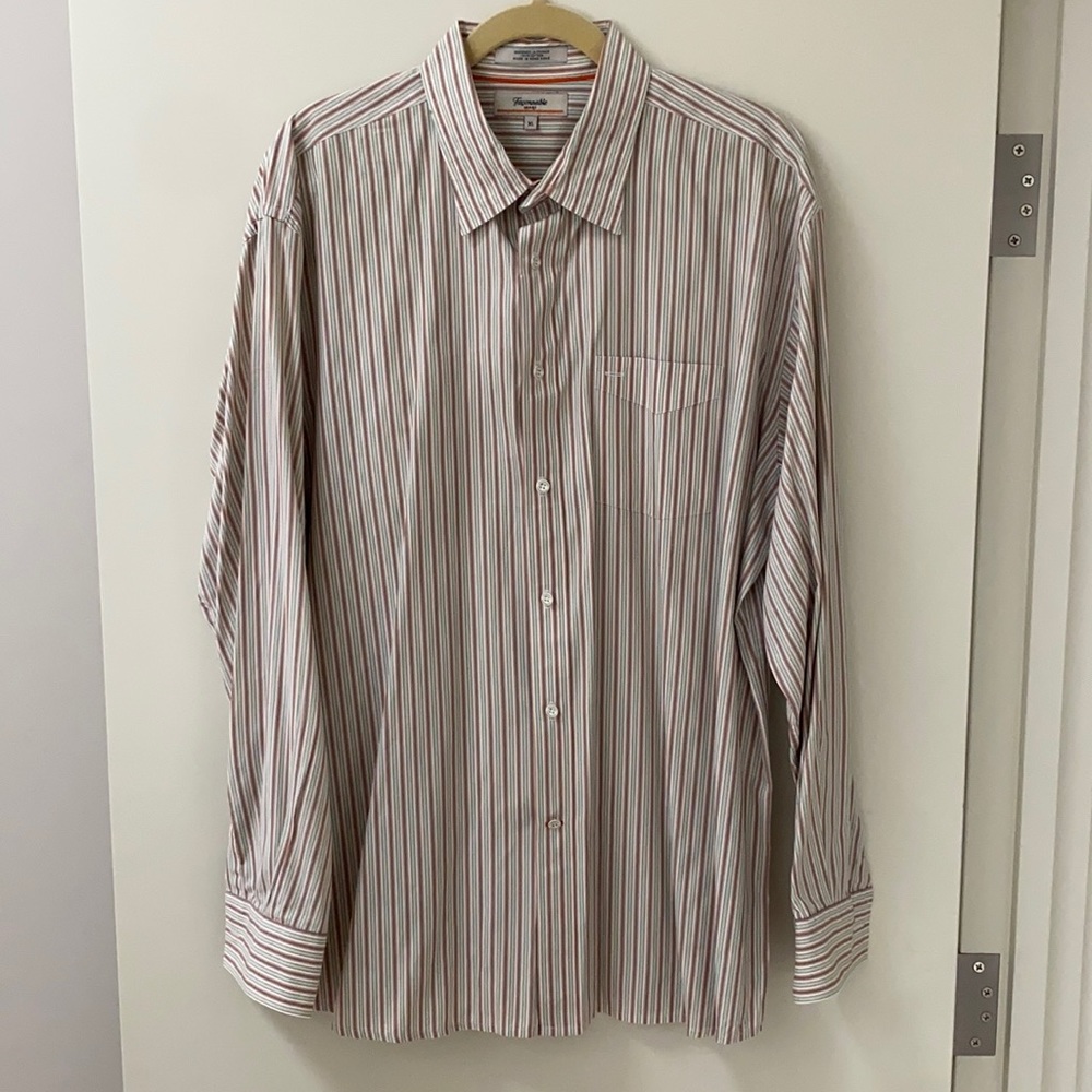Long sleeve men’s dress shirt